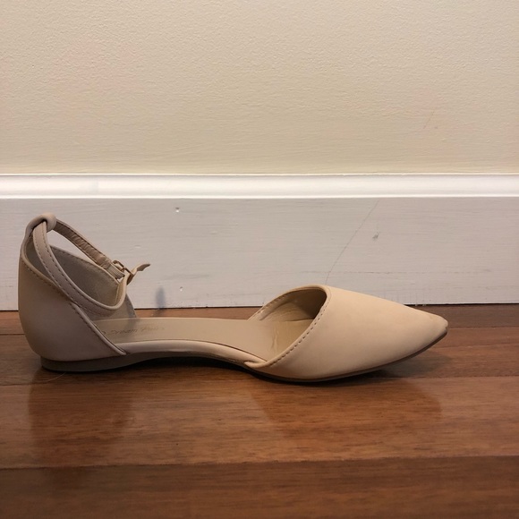 Nude/Cream Pointed Flats with an Ankle Strap - Picture 4 of 4